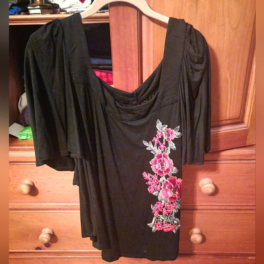 Lapis Floral Embroidered Black Blouse Women's L Backless